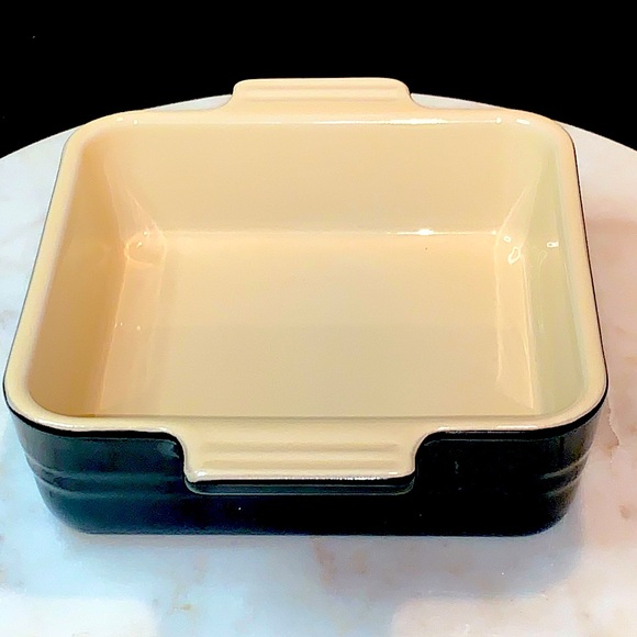 LE CREUSET POTERIE BLACK BAKING DISH STONEWARE 14 CM NEW - Picture 2 of 4